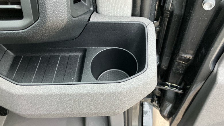 Volkswagen Crafter Cr35 Mwb Diesel Fwd 2.0 TDI 140PS Commerce Plus Low Roof Van